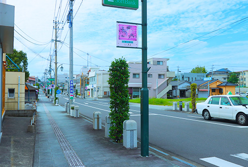02 枕崎観光案内所の目の前の道＜市役所通り＞に入ります